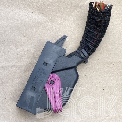 Роз'єм для Audi oe 4E0971636B