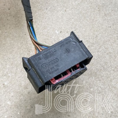 Роз'єм для Audi oe 4E0972713