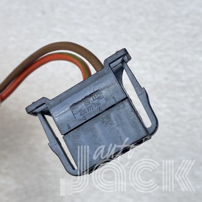 Роз'єм для Audi oe 4D0972704 Роз'єм для Audi oe 4D0972704