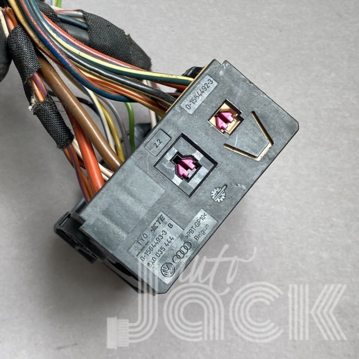Разъем для Volkswagen oe 8X0035444