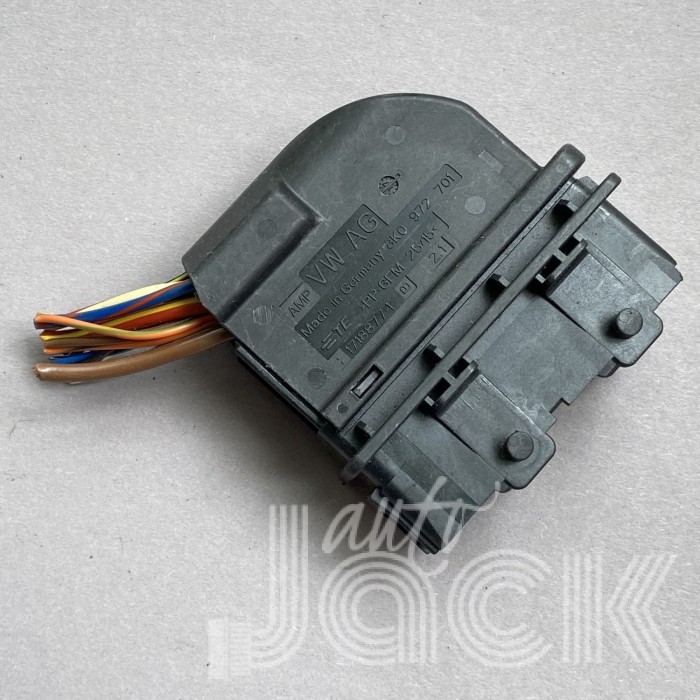 Роз'єм для Audi oe 8K0972701