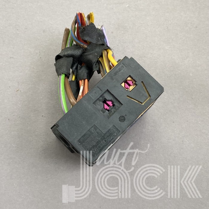 Разъем для Volkswagen oe 8X0035444