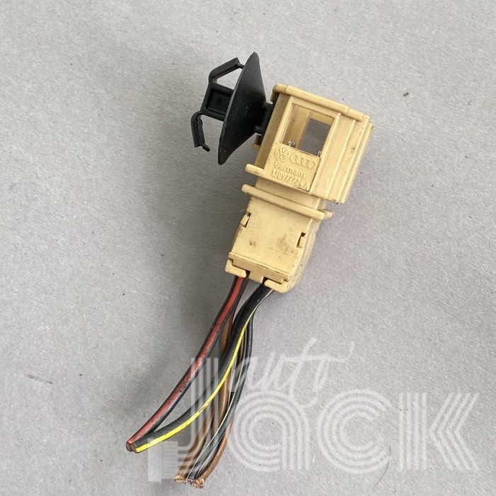 Роз'єм для Audi oe 1J0972734A