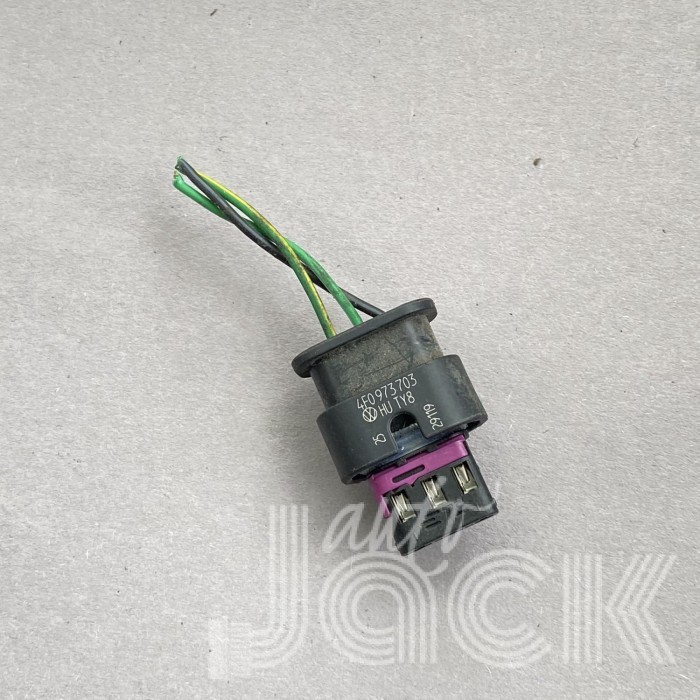 Разъем для Audi oe 4F0973703