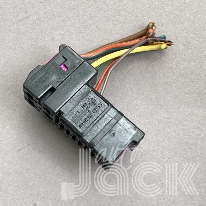 Разъем для Volkswagen oe 8E0972702