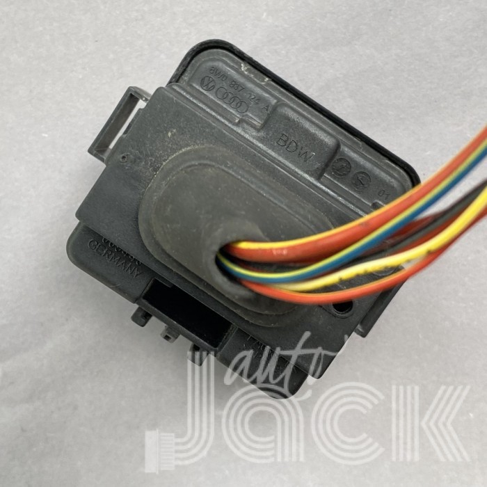 Блок запобіжників для Volkswagen oe 8W0937124A