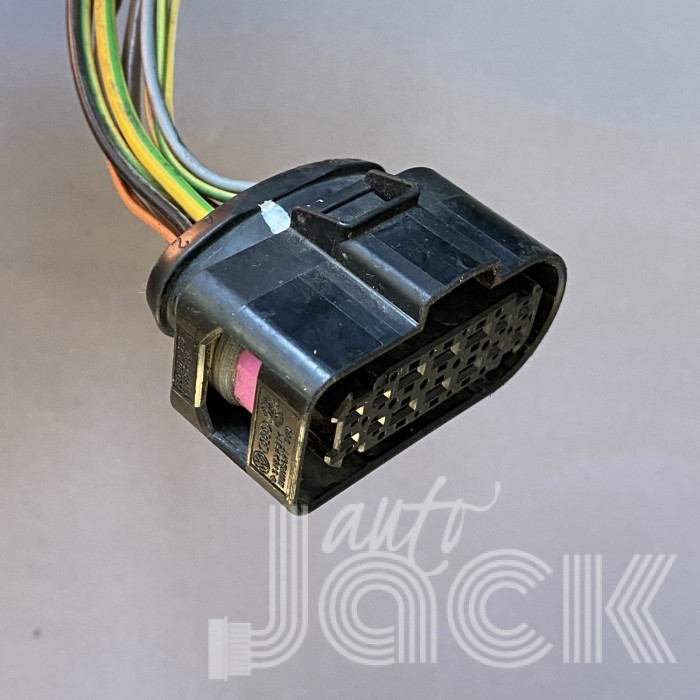 Роз'єм для Audi oe 3C0973737