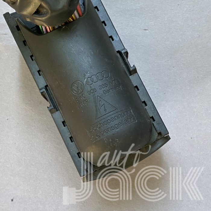 Роз'єм для Audi oe 8K0906385