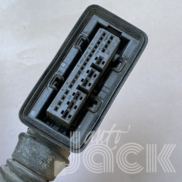 Роз'єм для Volkswagen oe 8K0972702