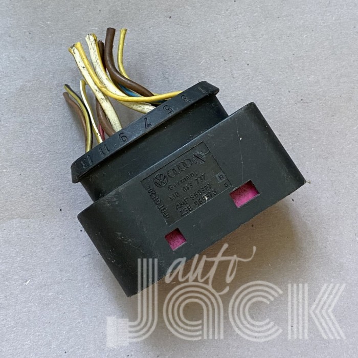 Разъем для Volkswagen oe 1J0973737