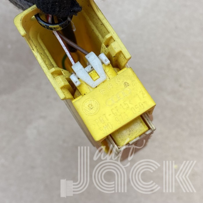 Роз'єм для Audi oe 5M0973050