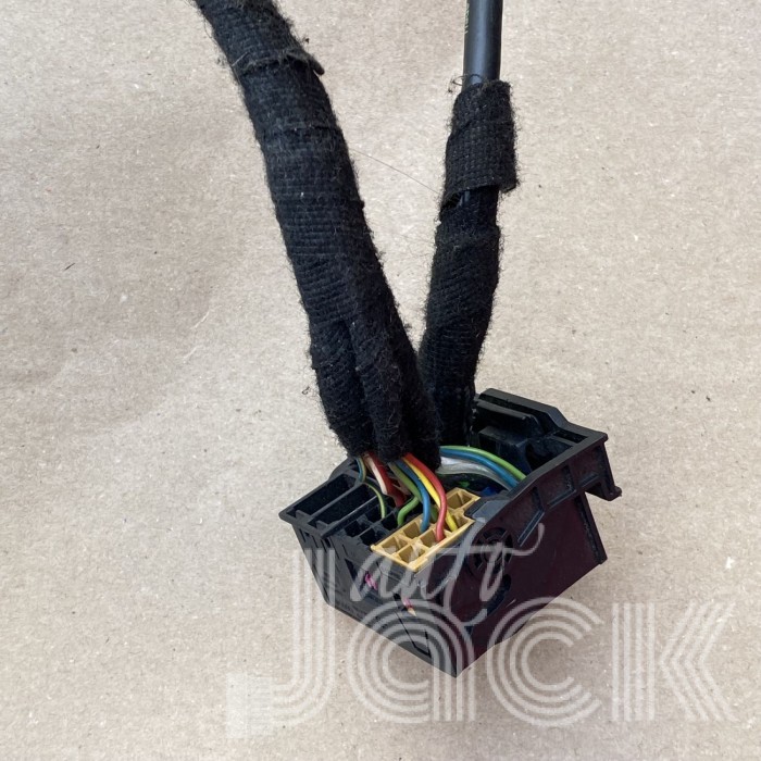 Разъем для Audi oe 3B7035444A Разъем для Audi oe 3B7035444A