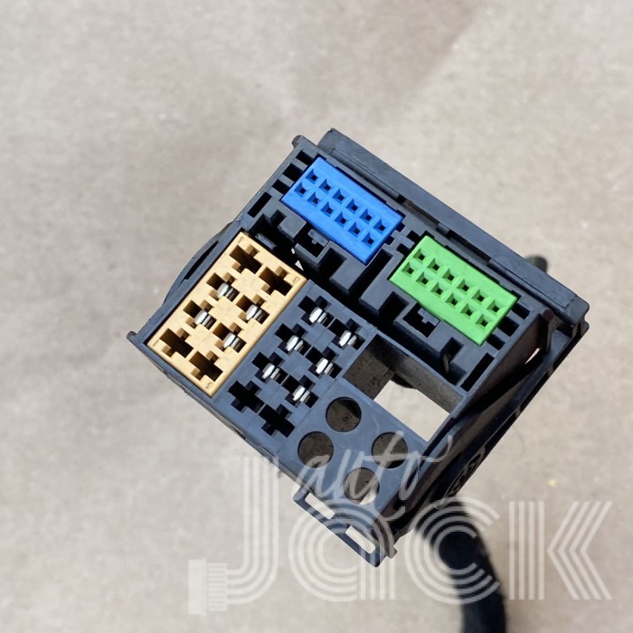 Разъем для Audi oe 3B7035444A Разъем для Audi oe 3B7035444A