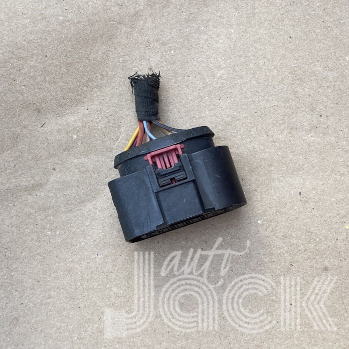 Роз'єм для Volkswagen oe 8W0973737