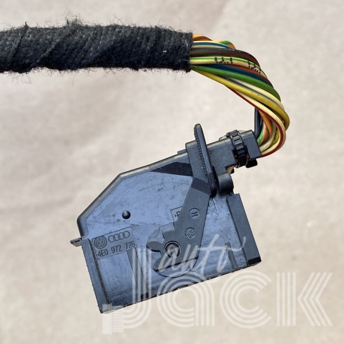 Роз'єм для Audi oe 4E0972726