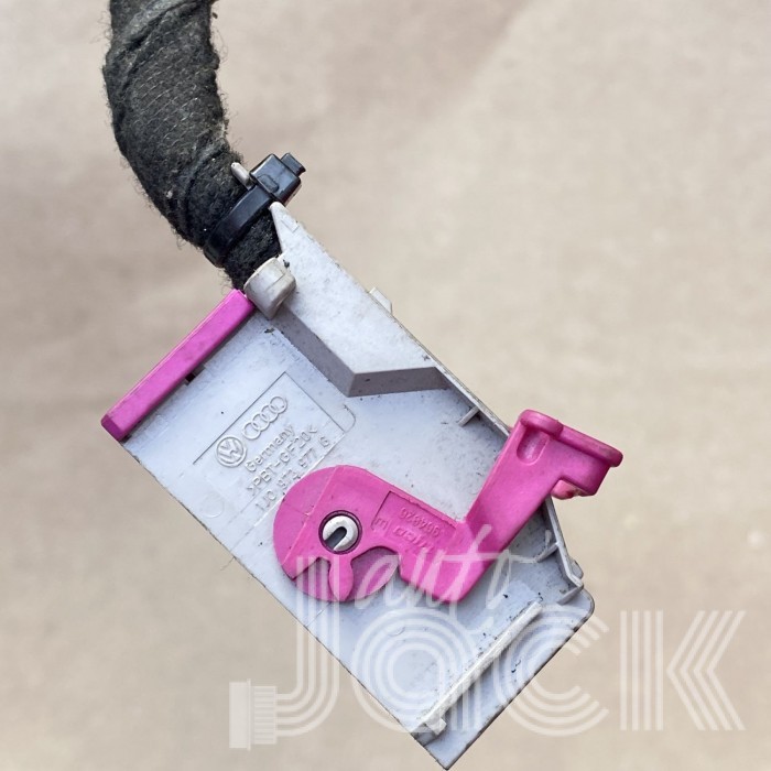 Роз'єм для Audi oe 1J0972977G
