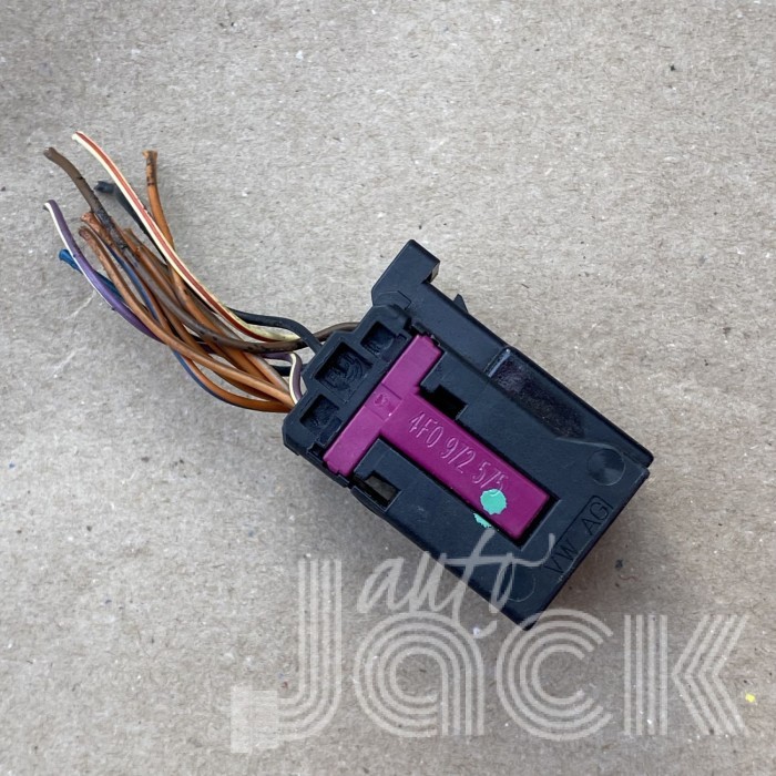 Роз'єм для Audi oe 4F0972575