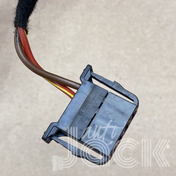 Роз'єм для Volkswagen oe 4D0972704