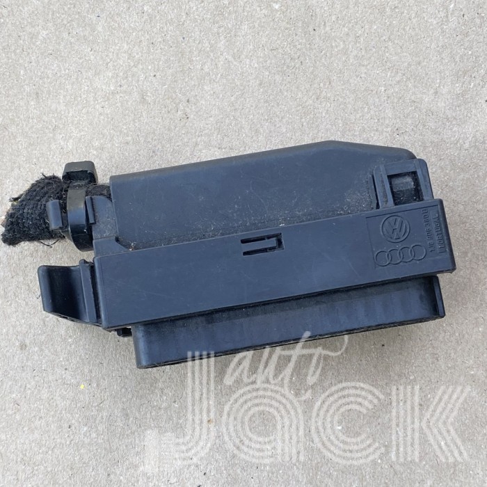 Роз'єм для Audi oe 1J0906380B