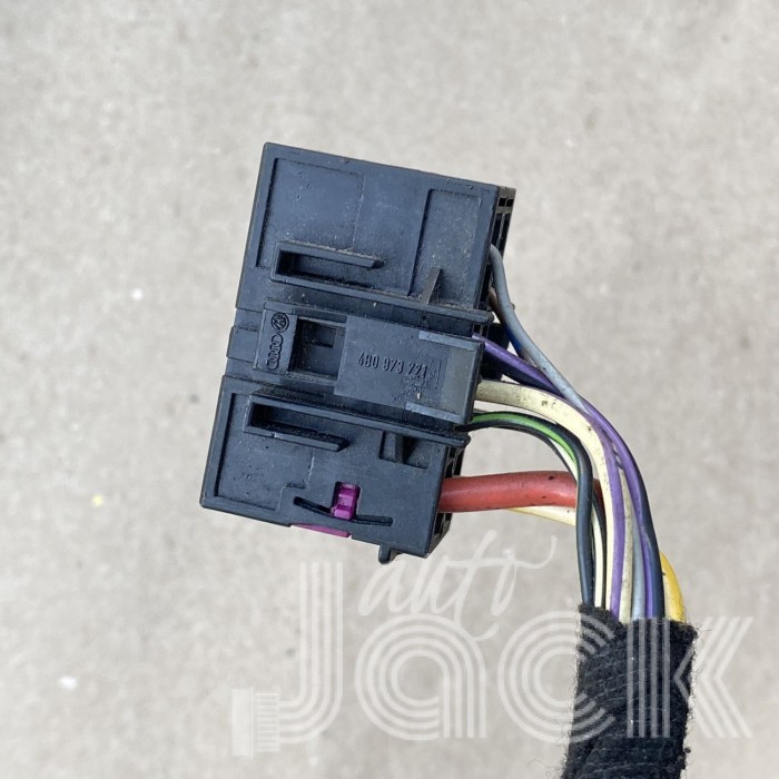 Роз'єм для Audi oe 4B0973721