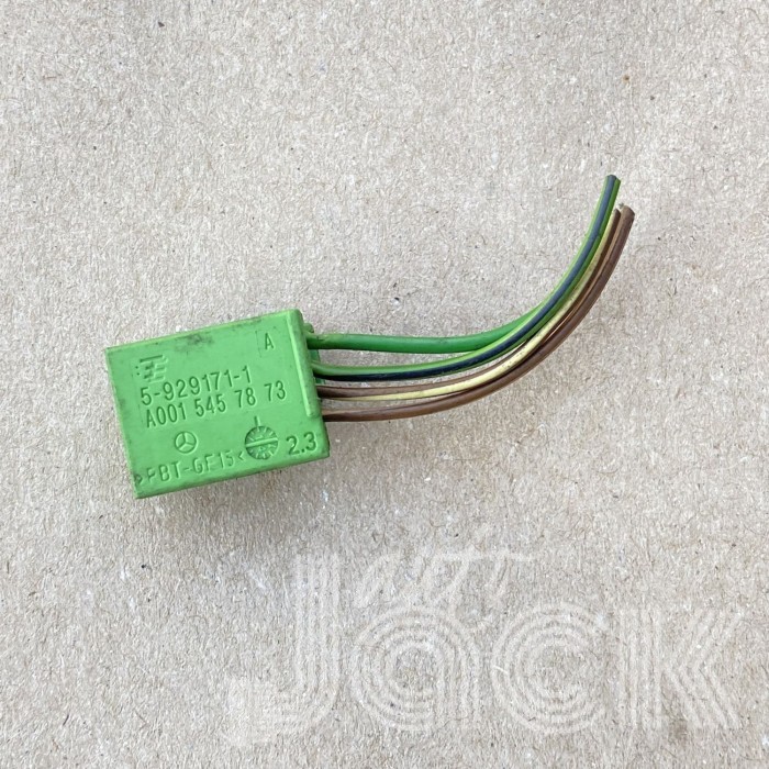 Роз'єм для Mercedes Benz oe A0015457873