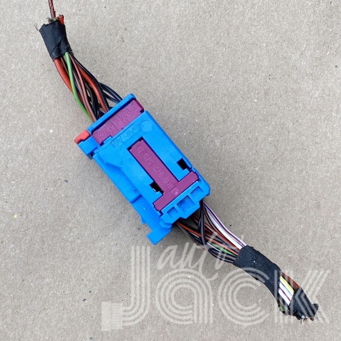 Роз'єм для Audi oe 4F0972575D