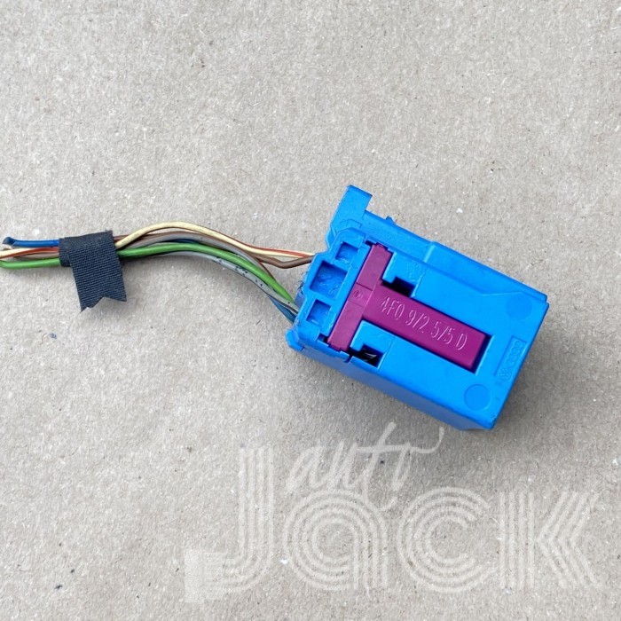 Разъем для Audi oe 4F0972575D