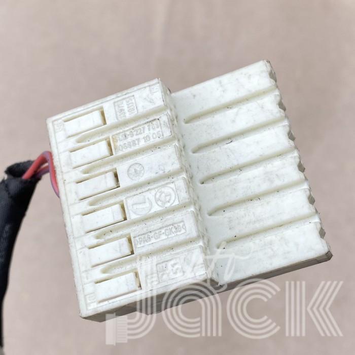 Роз'єм для BMW oe 61139227709 Роз'єм для BMW oe 61139227709