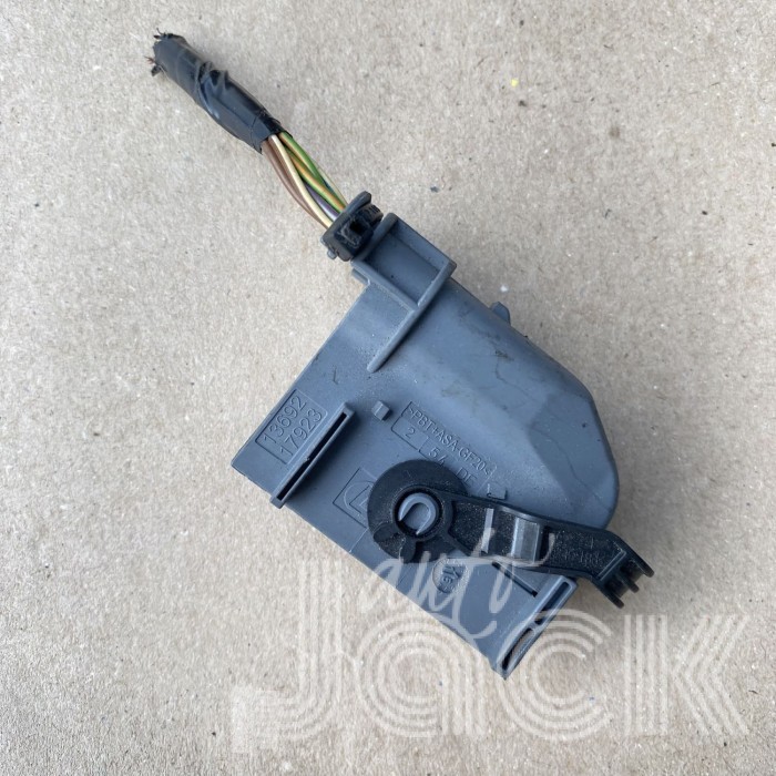 Роз'єм для Nissan oe 1369217923