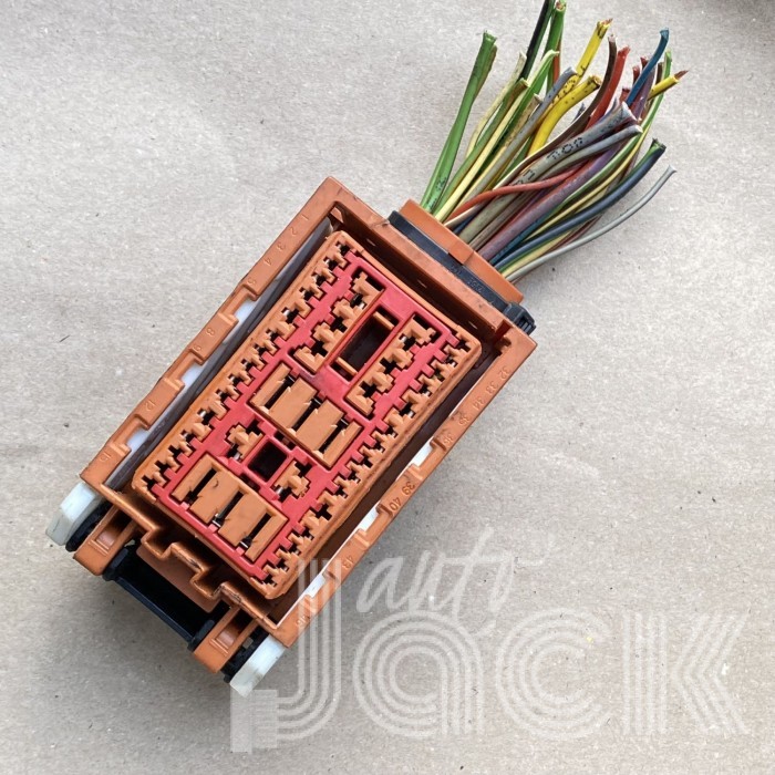 Роз'єм для Volvo oe 321630089 Роз'єм для Volvo oe 321630089