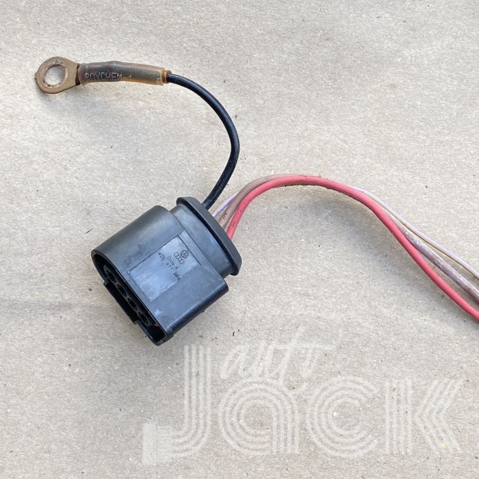 Роз'єм для Audi oe 4D0971994