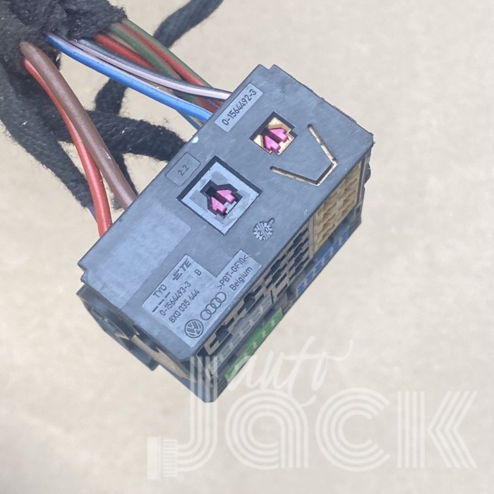 Роз'єм для Volkswagen oe 8X0035444