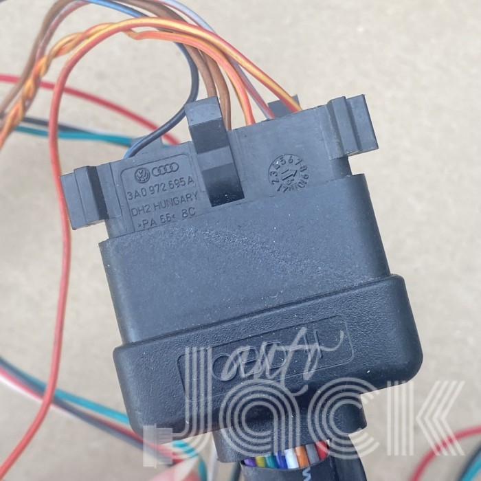 Разъем для Audi oe 3A0972695A
