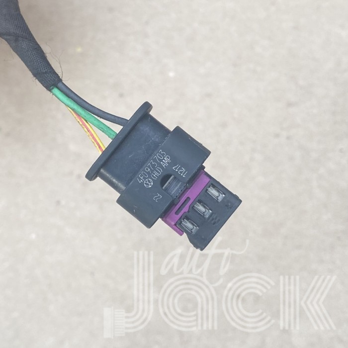 Роз'єм для Audi oe 4F0973703