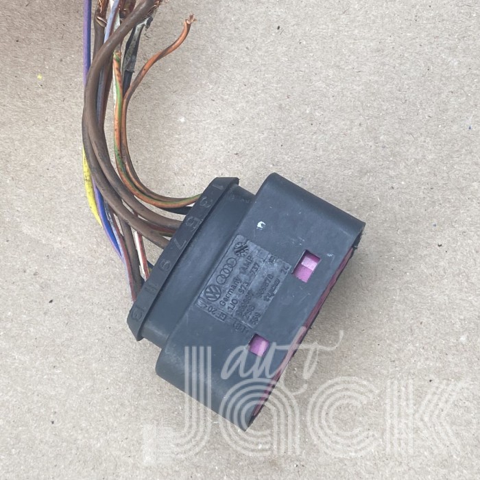 Разъем для Audi oe 1J0973737