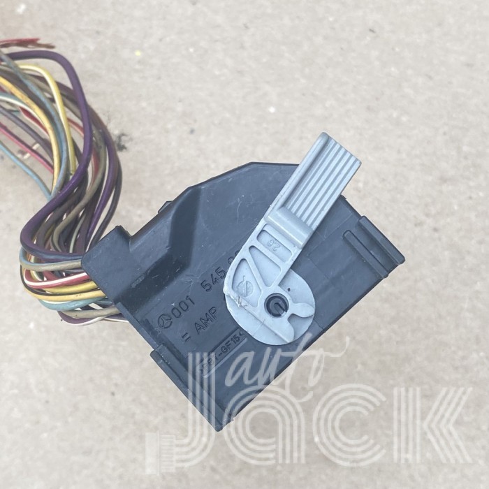 Роз'єм для Mercedes Benz oe 0015450883