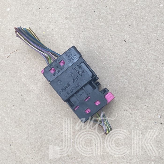 Роз'єм для Audi oe 6Q0971633