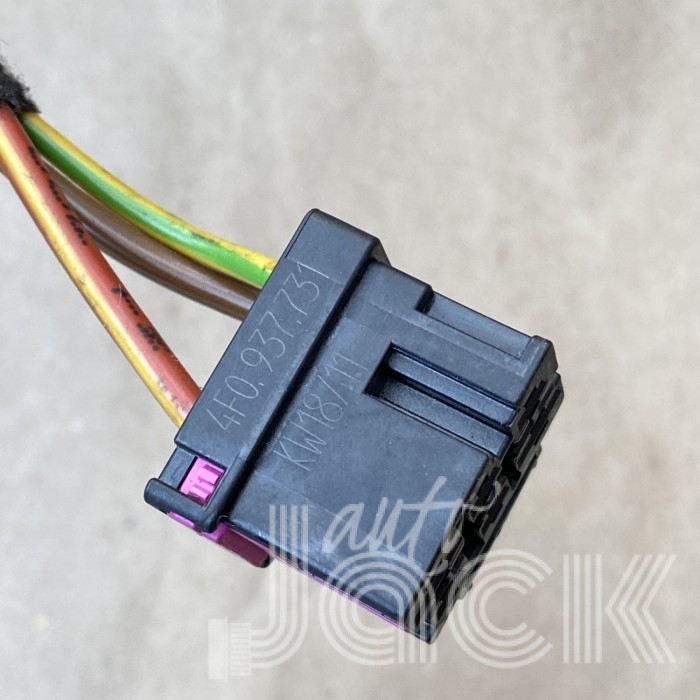 Роз'єм для Audi oe 4F0937731