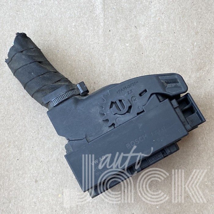 Роз'єм для Audi oe 4H0906235