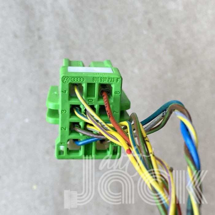 Роз'єм для Audi oe 8D0937733F