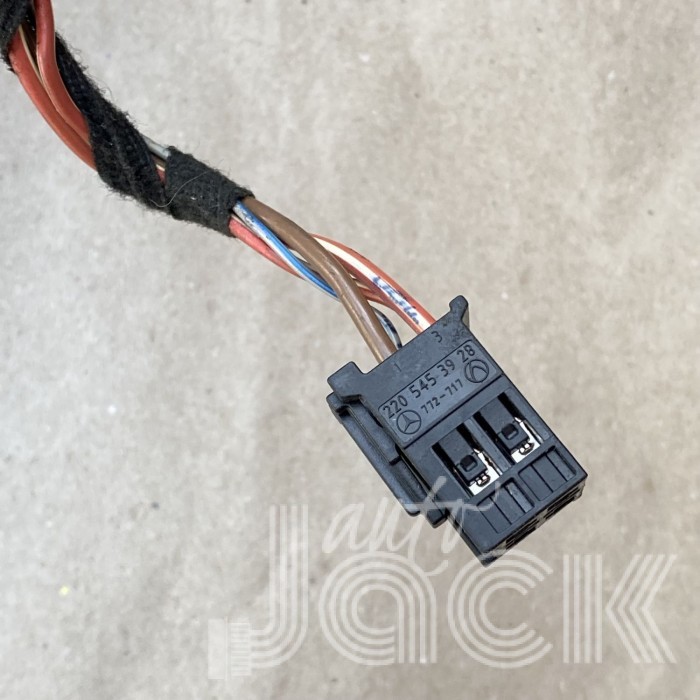 Роз'єм для Mercedes Benz oe 2205453928