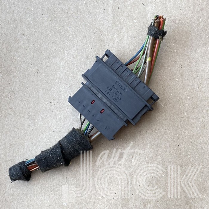 Роз'єм для Audi oe 6Q0972778