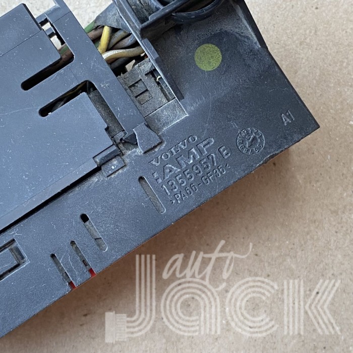 Роз'єм для Volvo oe 1355957 Роз'єм для Volvo oe 1355957