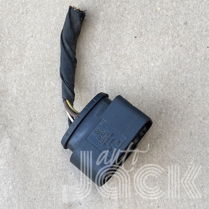 Роз'єм для Volkswagen oe 1J0973735