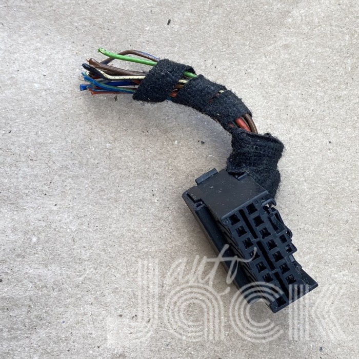 Роз'єм для Audi oe 443972805