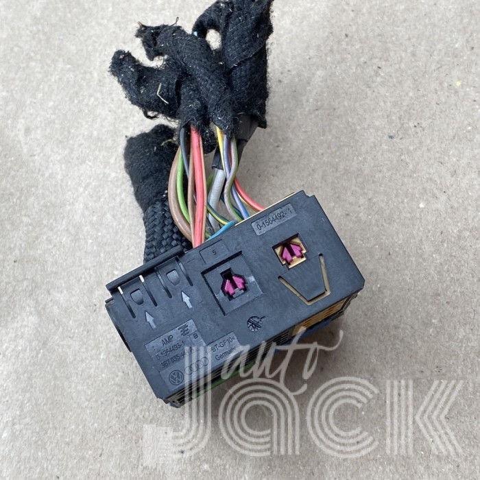 Роз'єм для Audi oe 3B7035444A