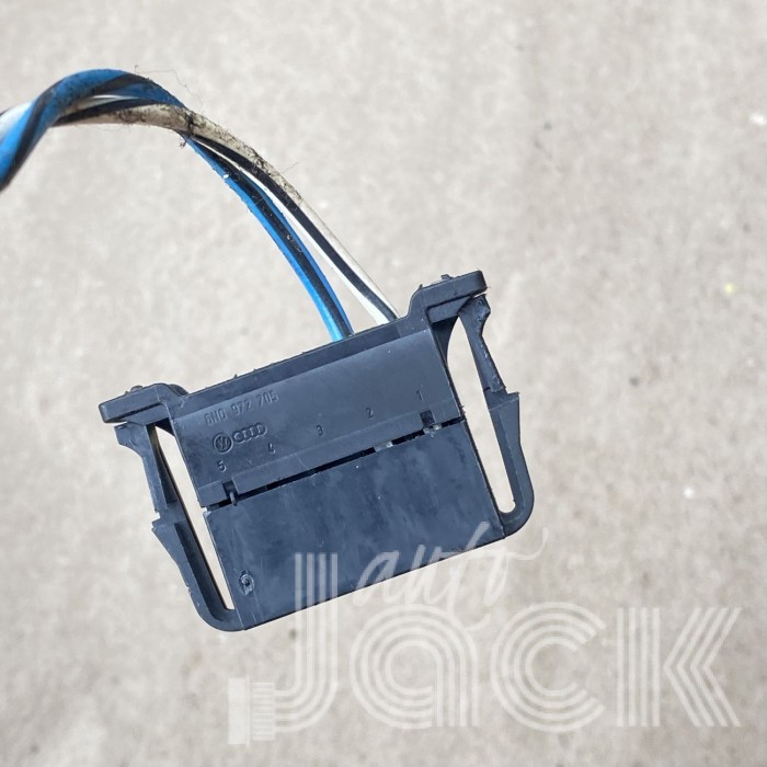 Роз'єм для Audi oe 6N0972705