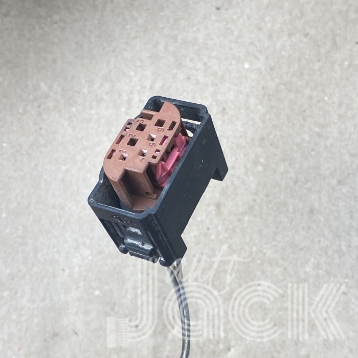 Роз'єм для BMW oe 8384668