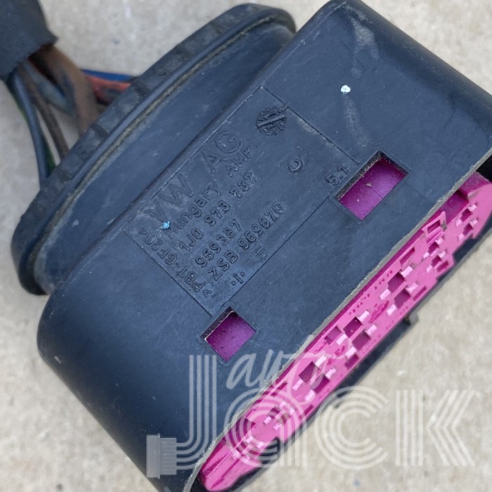 Роз'єм для Audi oe 1J0973737