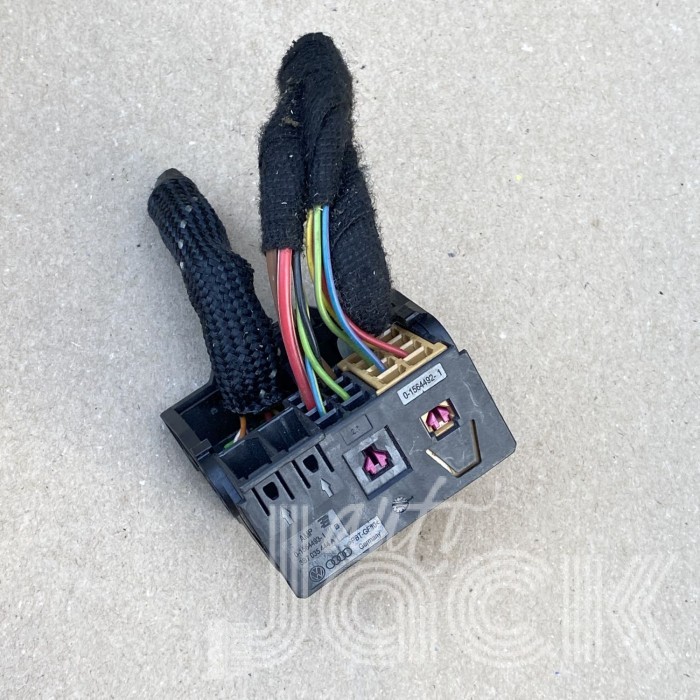 Роз'єм для Audi oe 3B7035444A